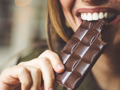 Eksperci przebadali mleczną czekoladę . Ta tania marka okazała się najlepsza