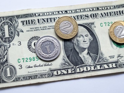 Dolar przebił 3,70 zł. Euro trzyma kurs sporo powyżej 4,25 złotego