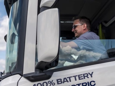 Mandat za firanki w ciężarówce. Policjanci mogą sami oceniać wykroczenie