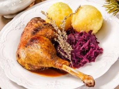 W tym miesiącu popularnością przebije kurczaka i indyka. Wartościowa, pyszna i łatwa do zrobienia