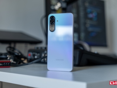 Świąteczne łowy czas zacząć. Smartfony Samsung i Motorola nawet 600 zł taniej w Plusie