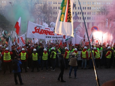 „Zielony Ład nie ratuje Ziemi, dobija społeczeństwa i gospodarkę”. Masowy protest w stolicy Górnego Śląska