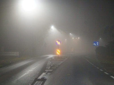 Nocne mgły spowiją część regionu. Widzialność spadnie nawet do 100 metrów