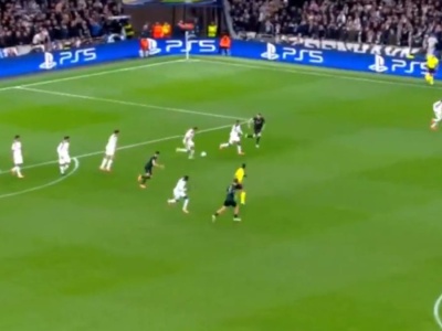 Co za gol w LM! Sam przebiegł z piłką całe boisko! 