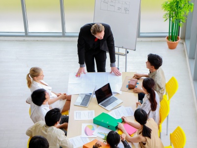 4 na 10 Zetek wybiera wieloetatowość. To przeszkadza pracodawcom