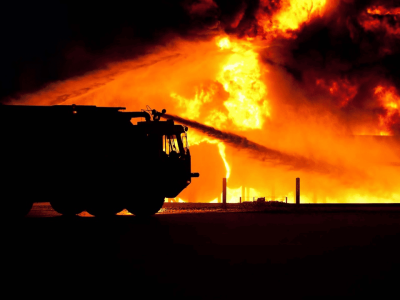 Koszmarny pożar sklepu. W akcji kilkudziesięciu strażaków