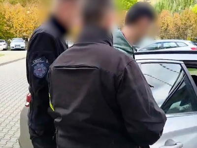 Zdobywali zaufanie i intymne zdjęcia ofiar, potem je szantażowali