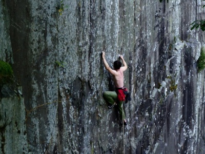 Nowe tradowe wyzwanie w północnej Walii. Osian Parry otwiera „Llechan Lân” (E10 6c)