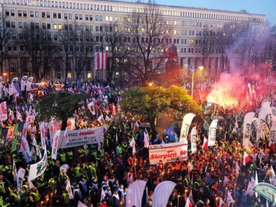 Protest hutników i górników w Katowicach. Śląska policja podała dane o frekwencji