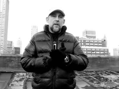 Wojtek Sokół napisał książkę. 