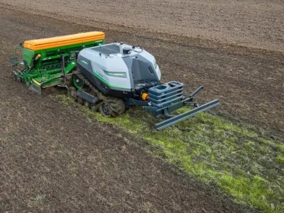 Terminator na polu – nowy Agbot T2 serii 7 wkracza do akcji (czyli na pole)