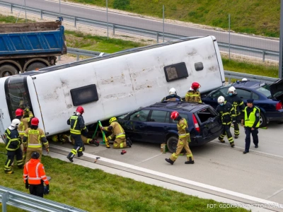 Polacy bez poprawy. Nadal na drogach ginie za dużo osób
