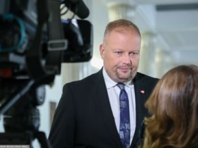 Zembaczyński pokazał dokumenty w TVP Info. Ozdoba pisze do ABW