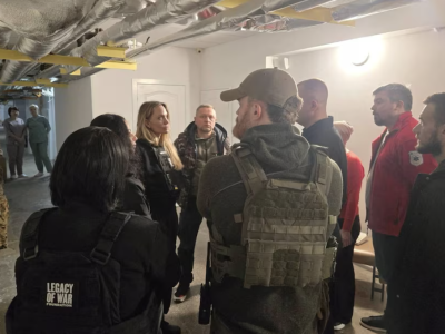 Angelina Jolie odwiedza Chersoń, jedno z najniebezpieczniejszych miejsc na Ukrainie