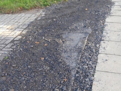 Niebezpieczne przejście na Piastowskiej. „Aż dziw, że nikt jeszcze nie wybił zębów”