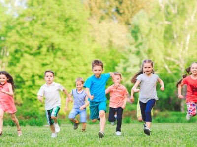 Staś dziś biega szybko i nikt by nie powiedział, że ma ciężką chorobę genetyczną