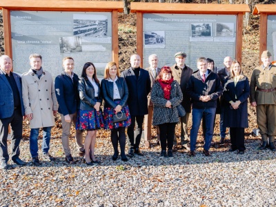 Stróże. Miejsce, które turystom ,,opowiada” o trudnej historii