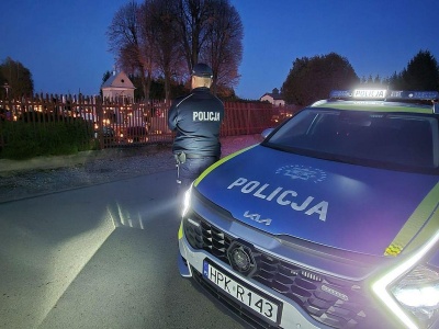 Odwiedził cmentarz i trafił za kraty. Policjanci zatrzymali poszukiwanego 40-latka