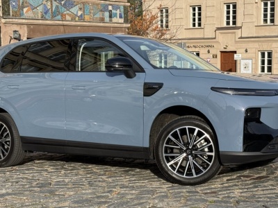 Leapmotor B10: wrażenia, pierwsza jazda. Ten samochód dobry, a przy tej cenie – super. Gigantyczny postęp