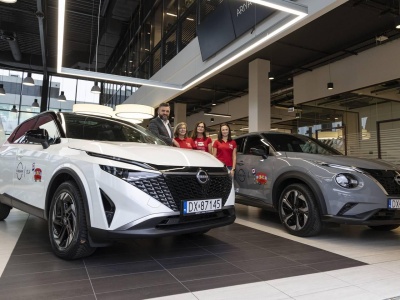Astara przekazuje dwa samochody marki Nissan na potrzeby Fundacji Przystanek Rodzina