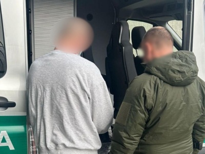 Lot z Wielkiej Brytanii zakończył z kajdankami na rękach – zatrzymanie na lotnisku