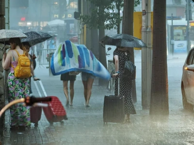 Odwołano loty i pociągi. Turyści w Barcelonie mieli poważne problemy