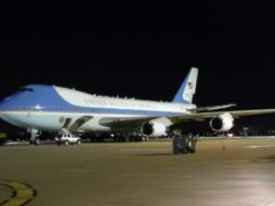 PILNY alert w USA. Biały proszek w bazie prezydenta! Co z Air Force One?