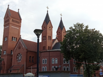 Mińsk. Jak przebiega remont odebranego katolikom Czerwonego Kościoła