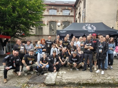 Broda i Tatuaż grają dla dzieci w spektrum autyzmu - finał akcji Produkujemy Dobro