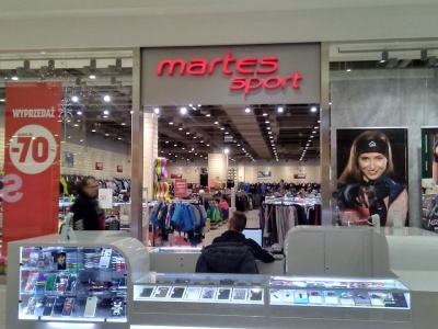 Ten sklep gra w innej lidze niż Decathlon. Ale w małych miastach wygrywa