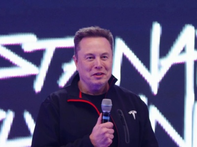 Kupujcie Tesle, prędziutko. Inaczej Elon nie dostanie biliona dolarów