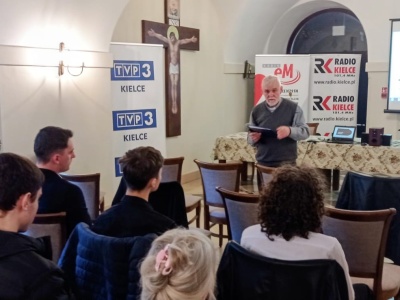 Święty Krzyż: I Sympozjum Świętokrzyskie „Leczenie pamięci”