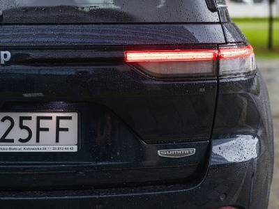 Kilkaset tysięcy Jeepów do serwisu. 