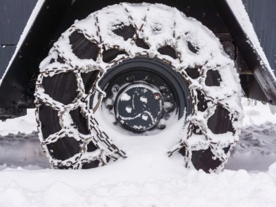 Doświadczeni kierowcy nie czekają z tym do listopada. Co naprawdę mówi prawo?