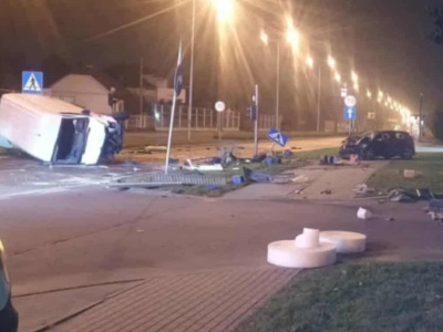 Zderzenie dwóch samochodów w Rzeszowie – dwie osoby trafiły do szpitala