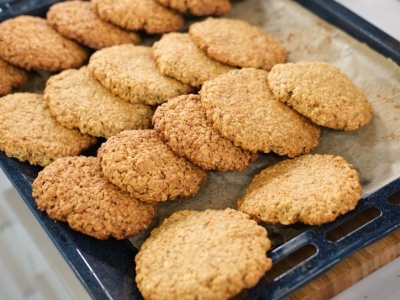 Te ciastka robię w 20 minut z 3 składników. Znikają z talerza, zanim zdążą ostygnąć