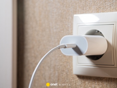 Tragedia w wannie. 17-latka porażona prądem podczas ładowania telefonu