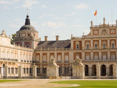 Królowie odpoczywali tu wśród ogrodów i fontann. Dziś to miejsce znów tętni życiem i zachwyca