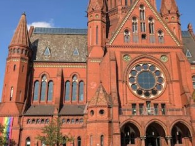 Prowadziła ceremonię ślubną dla czterech mężczyzn. Kościół ewangelicki w Berlinie już się odciął