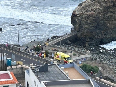 Tragedia na Teneryfie. Jest nagranie z uderzenia potężnej fali w turystów