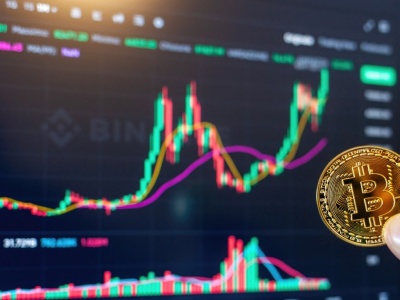 Myślał, że inwestuje 300 tys. zł w kryptowaluty. Gdyby nie interwencja, straciłby wszystko