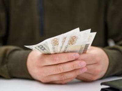 Przez 9 lat brał zasiłki na fikcyjnych bezdomnych. Wyłudził 2,8 mln zł