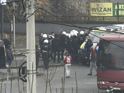 Akcja policji na dworcu autobusowym. Andrychów