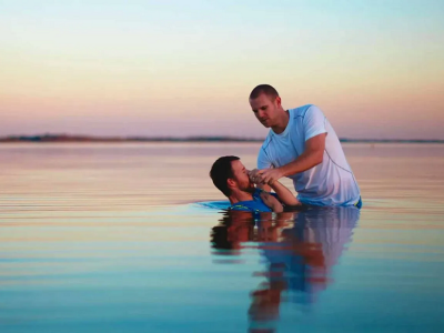 Dlaczego ludzie przyjmują chrzest? 12 powodów, dla których warto przyjąć chrzest