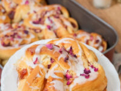 Zawijane drożdżówki z marmoladą