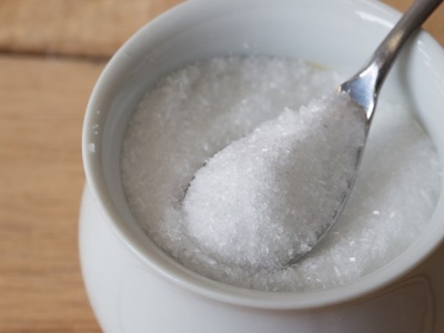 Dobre zamienniki cukru do kawy czy herbaty. Przy niektórych uważaj na ilość
