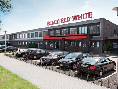 400 osób to było za mało. Teraz zwolnią dodatkowe 800