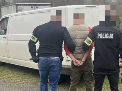 To on chciał siłą wciągnąć nastolatkę do busa! 30-latek zatrzymany