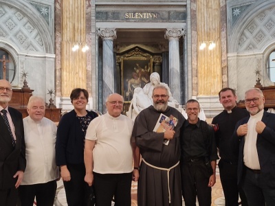 „Nasza droga do Boga”. Katechizm, który łączy języki, kultury i serca