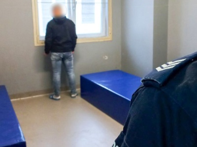 Gorzej już nie można. Jechał pijany i naćpany, ma sądowy zakaz prowadzenia, uciekał policji, miał narkotyki i był poszukiwany  